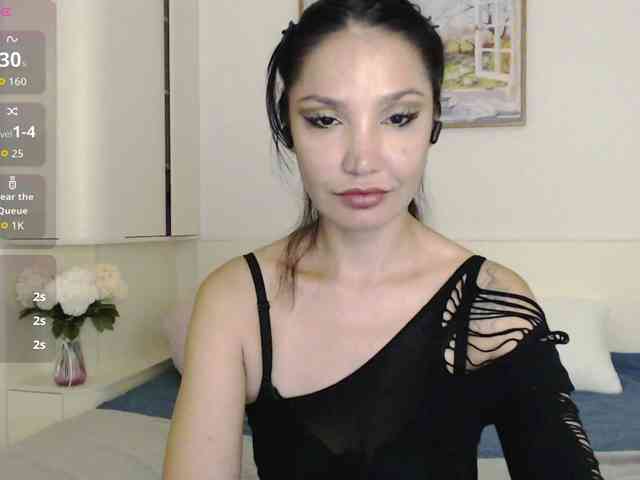 Ohmy-Linda webcam