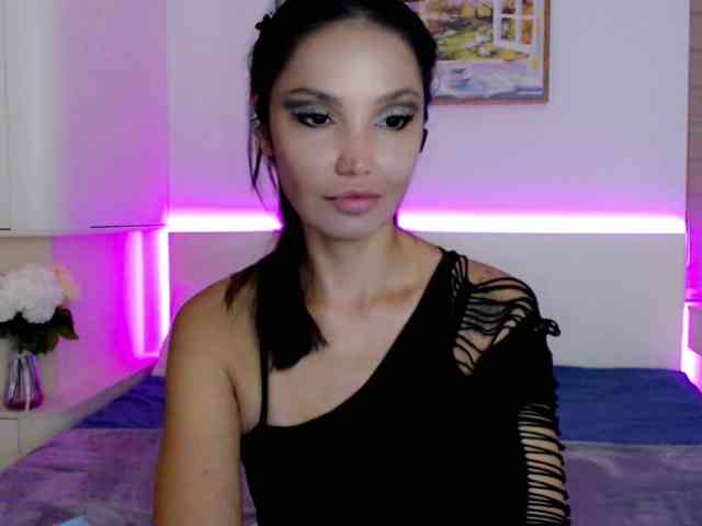 Ohmy-Linda webcam