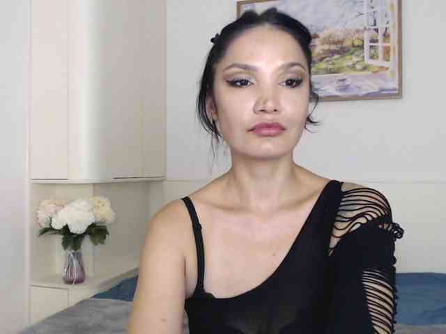 Ohmy-Linda webcam