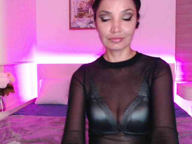 Ohmy-Linda webcam