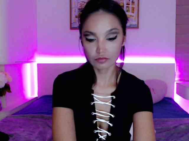 Ohmy-Linda Live Webcam on BongaCams
