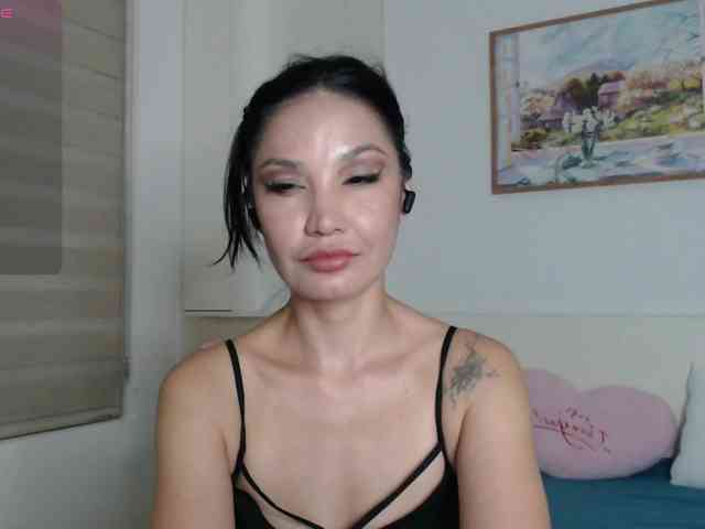 Ohmy-Linda webcam