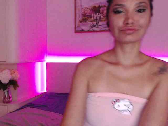 Ohmy-Linda webcam