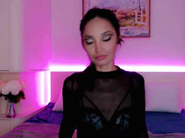 Ohmy-Linda webcam