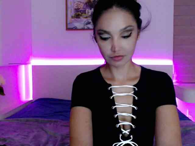 Ohmy-Linda webcam