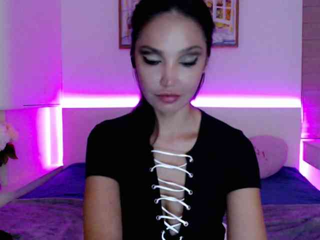 Ohmy-Linda Live Webcam on BongaCams