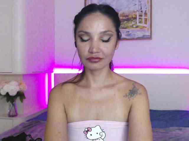 Ohmy-Linda webcam