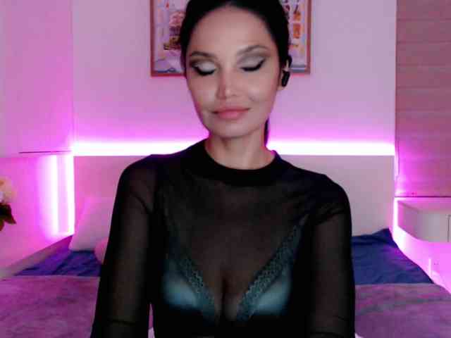 Ohmy-Linda webcam