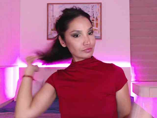 Ohmy-Linda webcam