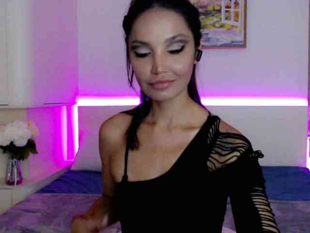 Ohmy-Linda webcam