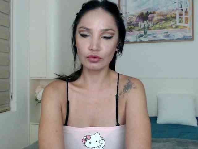 Ohmy-Linda webcam