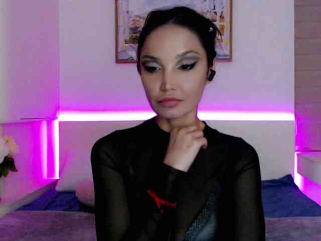 Ohmy-Linda webcam