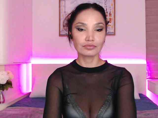 Ohmy-Linda webcam