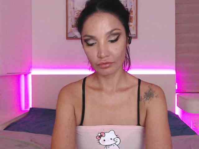 Ohmy-Linda webcam