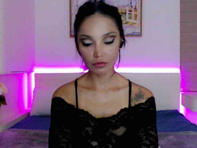 Ohmy-Linda webcam