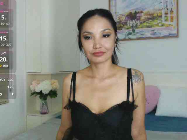 Ohmy-Linda webcam