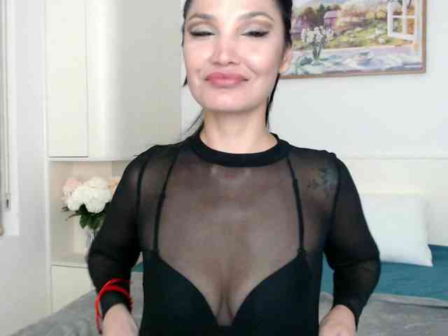 Ohmy-Linda webcam