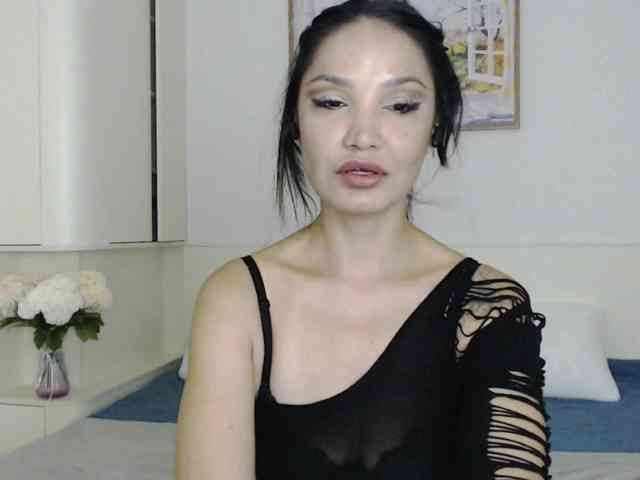 Ohmy-Linda webcam