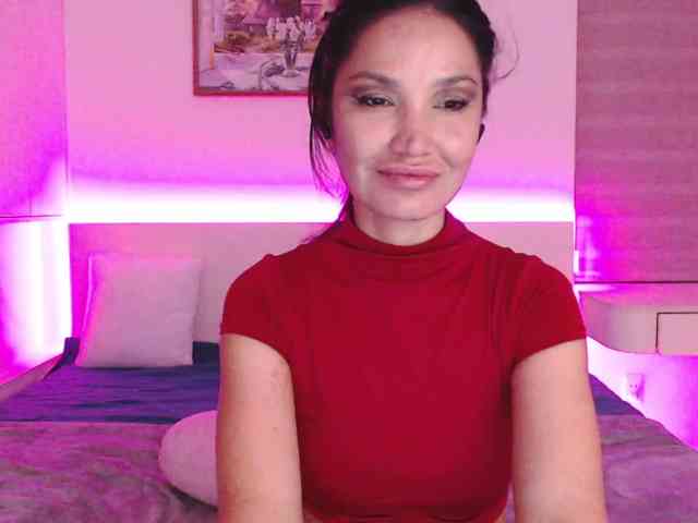 Ohmy-Linda webcam