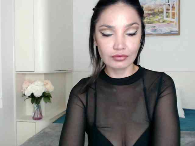 Ohmy-Linda webcam
