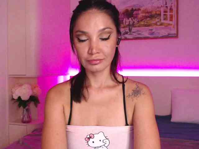 Ohmy-Linda webcam