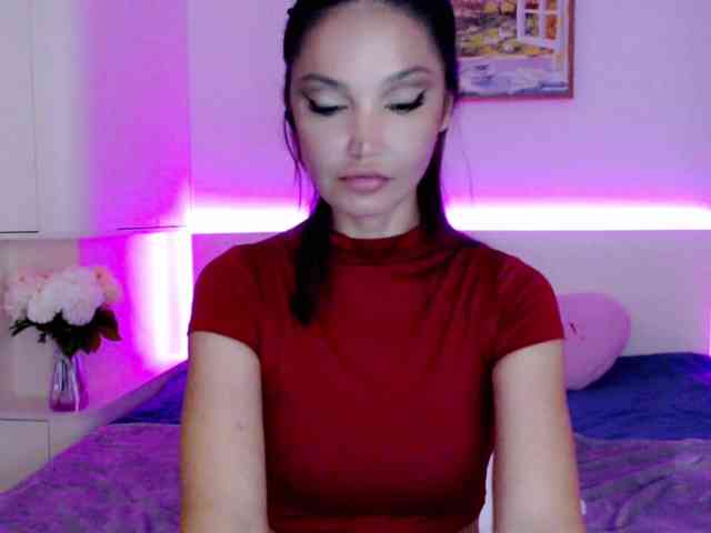 Ohmy-Linda webcam