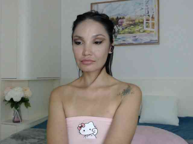 Ohmy-Linda webcam