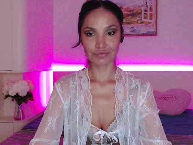 Ohmy-Linda webcam