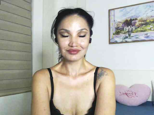 Ohmy-Linda webcam
