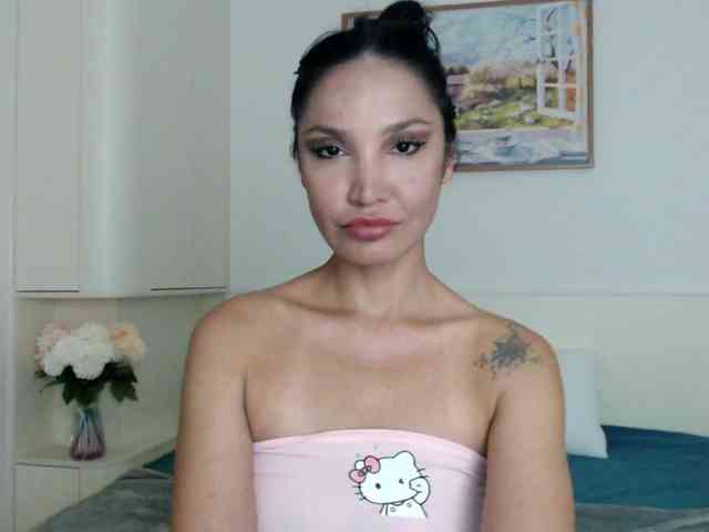 Ohmy-Linda webcam