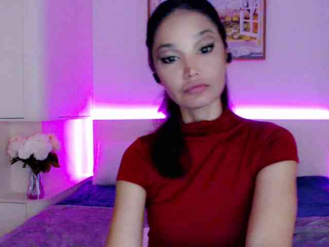 Ohmy-Linda webcam