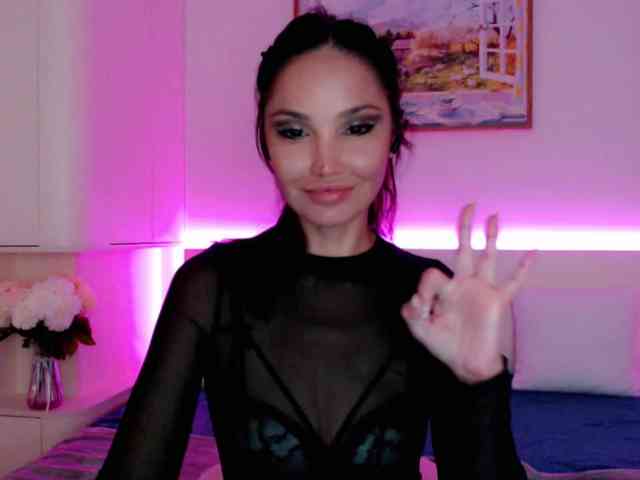 Ohmy-Linda webcam