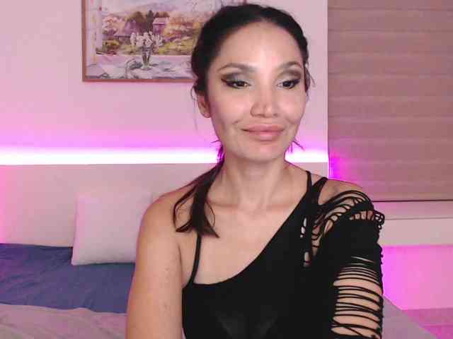 Ohmy-Linda webcam