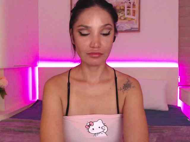 Ohmy-Linda webcam