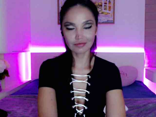 Ohmy-Linda webcam