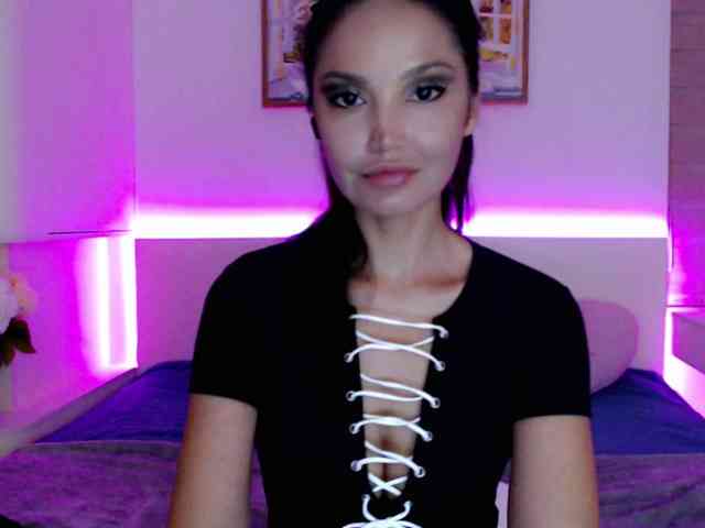 Ohmy-Linda webcam