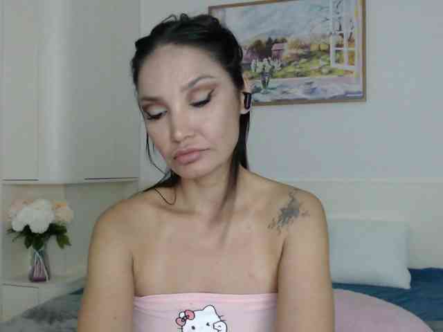Ohmy-Linda webcam