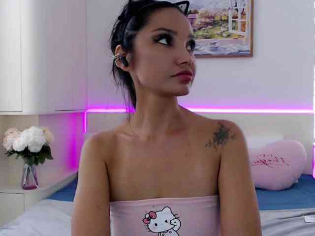 Ohmy-Linda webcam