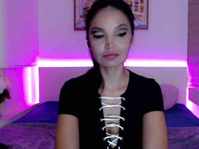 Ohmy-Linda webcam