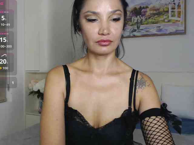 Ohmy-Linda webcam