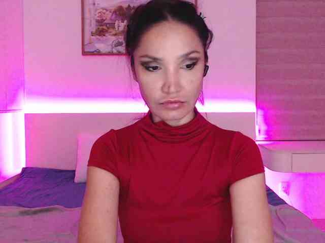 Ohmy-Linda webcam