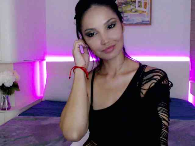 Ohmy-Linda webcam
