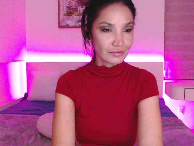 Ohmy-Linda webcam