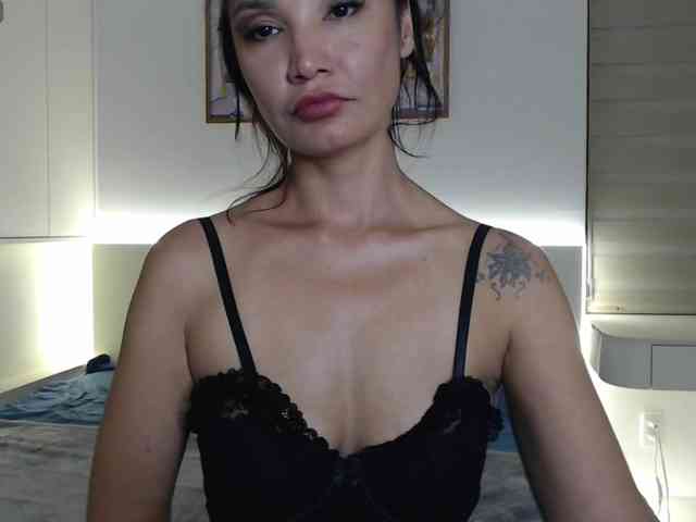 Ohmy-Linda webcam