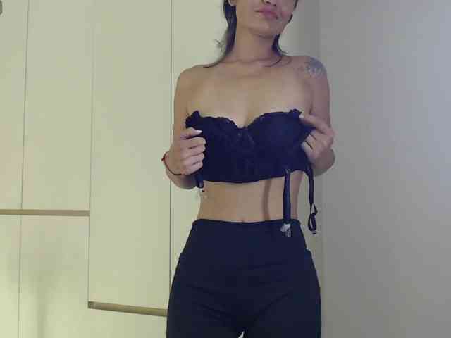 Ohmy-Linda webcam