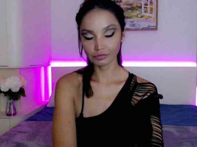 Ohmy-Linda webcam