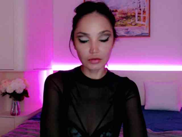 Ohmy-Linda webcam