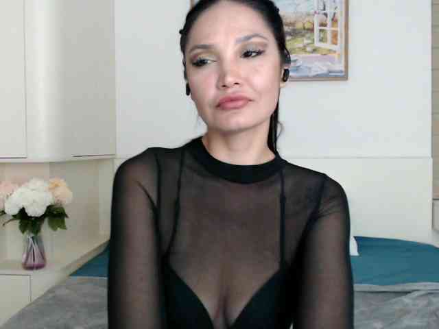 Ohmy-Linda webcam