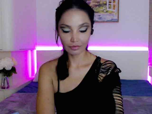 Ohmy-Linda webcam