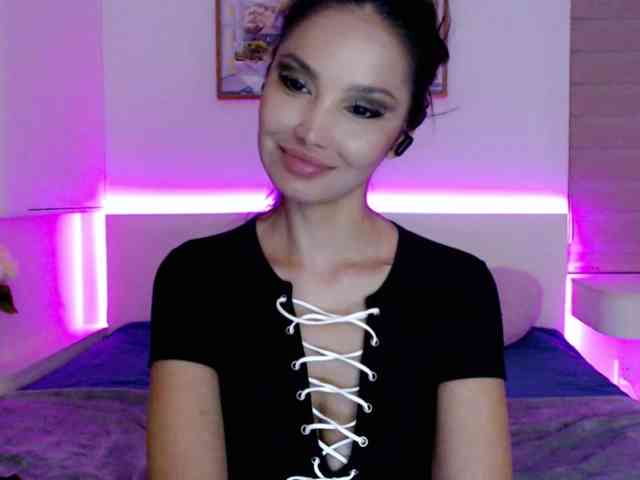 Ohmy-Linda webcam